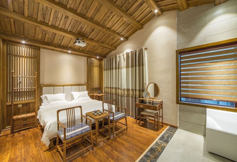 Riverside Boutique Inn