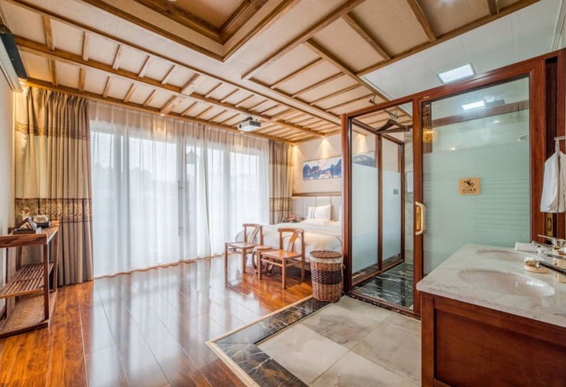 Riverside Boutique Inn