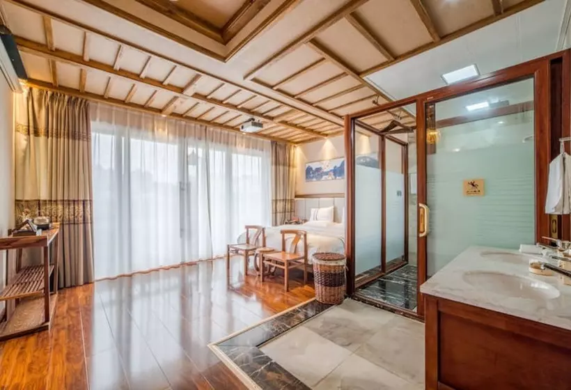 Riverside Boutique Inn