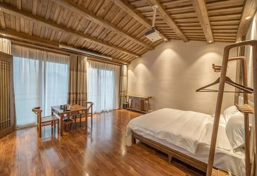 Riverside Boutique Inn