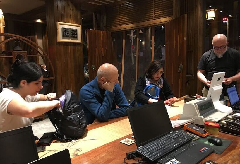 Riverside Boutique Inn