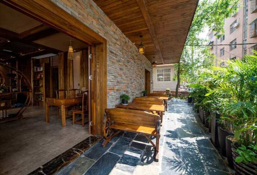 Riverside Boutique Inn