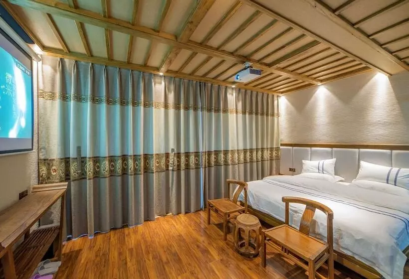 Riverside Boutique Inn