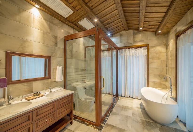 Riverside Boutique Inn