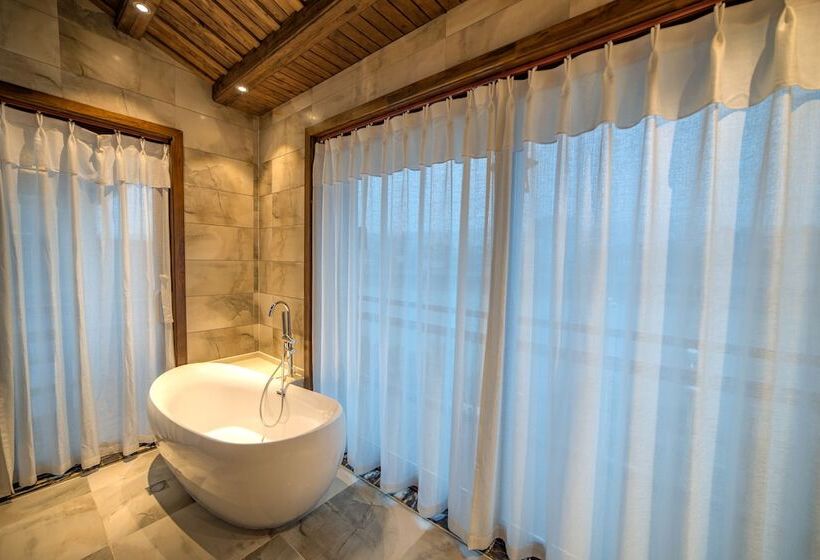 Riverside Boutique Inn