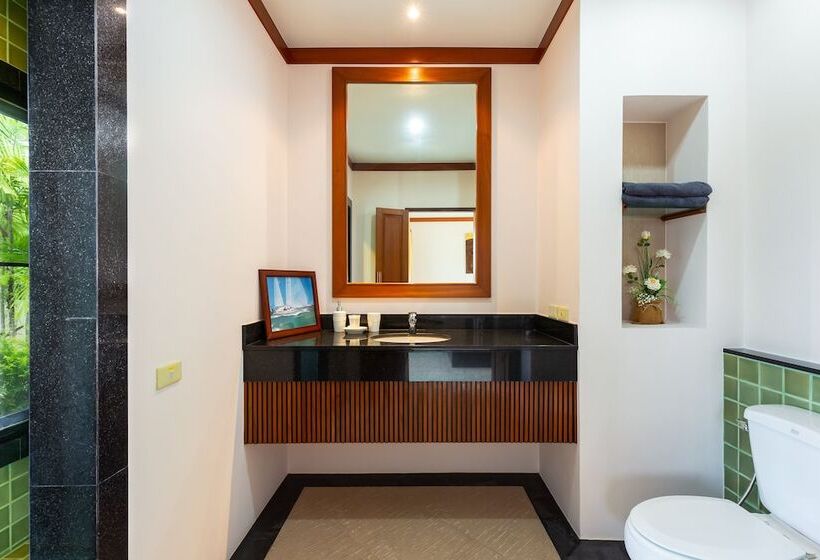 Boutique 3br Pool Villa Bianca Naiharn