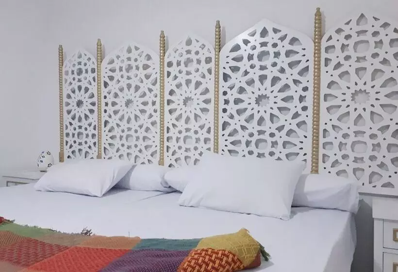 هتل Arabian Nights Pyramids Guesthouse