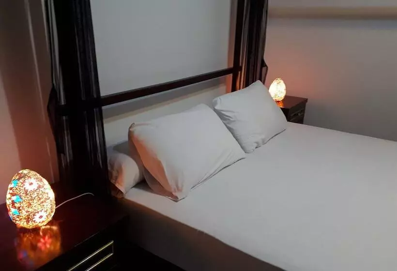 هتل Arabian Nights Pyramids Guesthouse