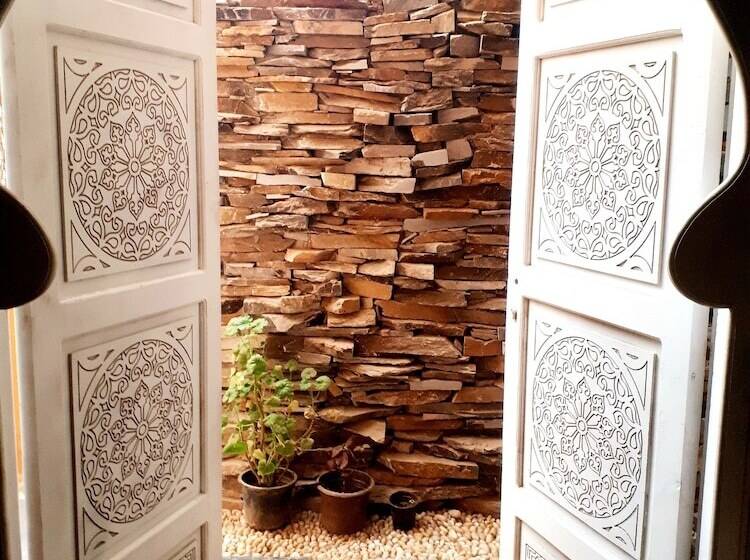 هتل Arabian Nights Pyramids Guesthouse