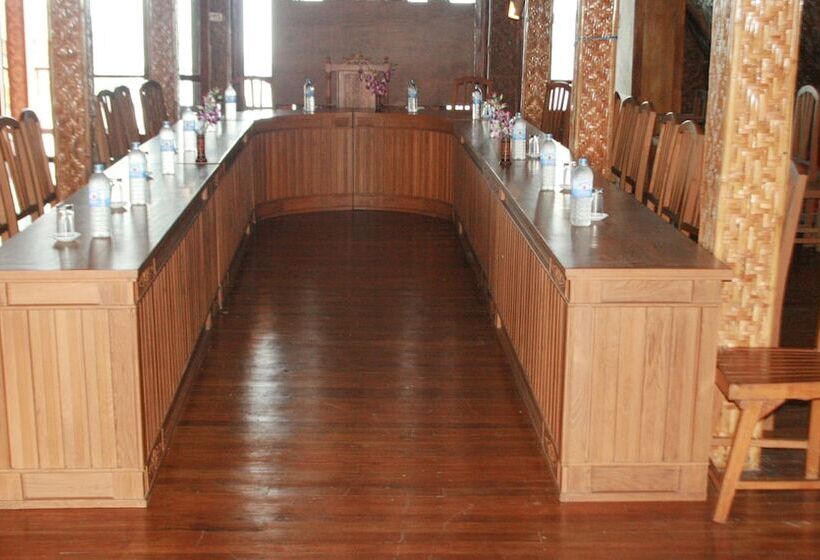 هتل Golden Island Cottages Thale U