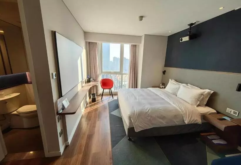 Hotelli Holiday Inn Express Liyang Huafu, An Ihg