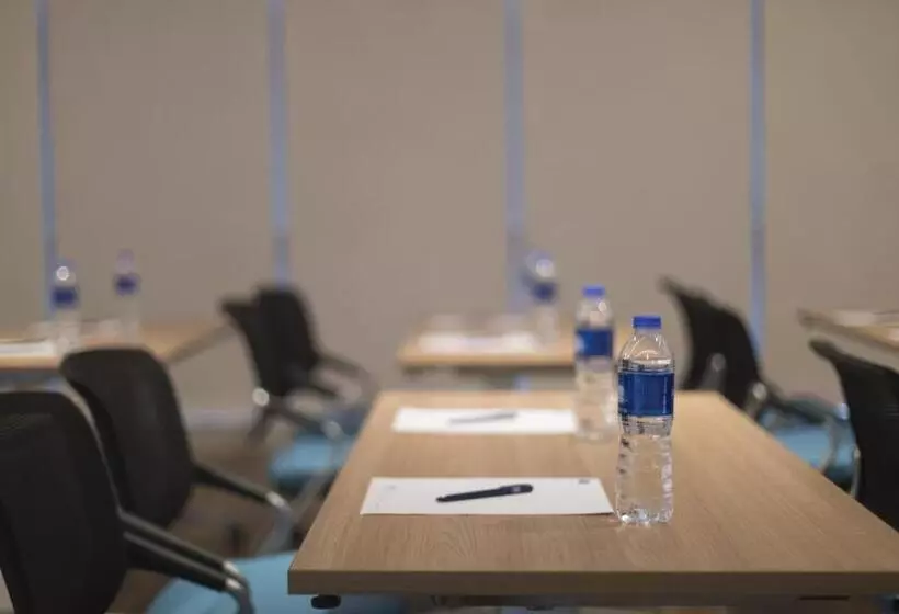 Hotelli Holiday Inn Express Liyang Huafu, An Ihg