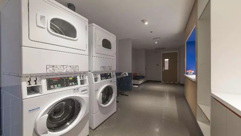 Hotelli Holiday Inn Express Liyang Huafu, An Ihg