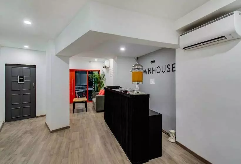 Hotelli Oyo Townhouse 066 Nagpur Station Ca Road