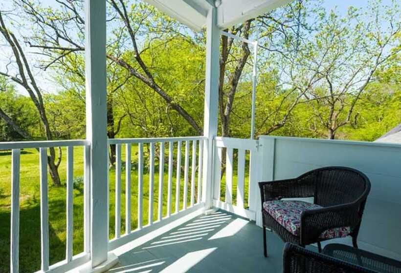 Oak Grove Bed And Breakfast