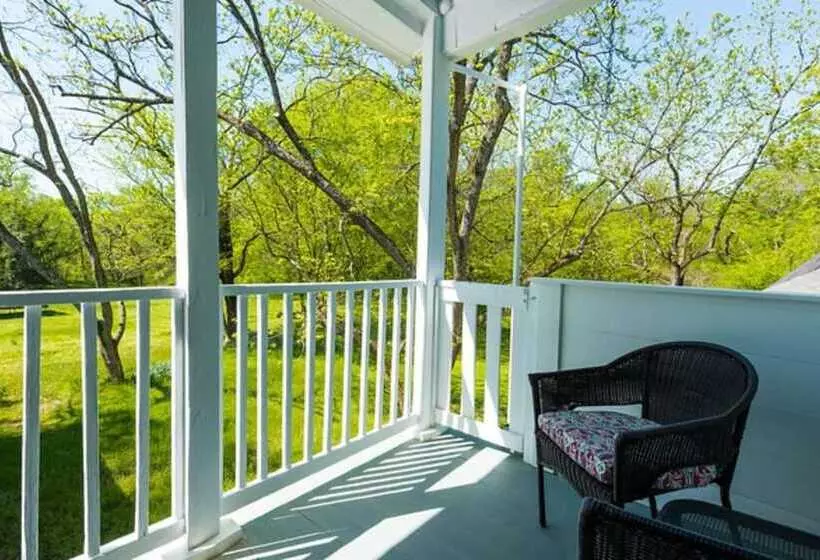 Oak Grove Bed And Breakfast