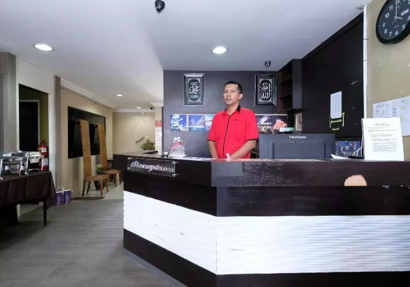 Oyo 717 Mr J Hotel Wakaf Che Yeh 2