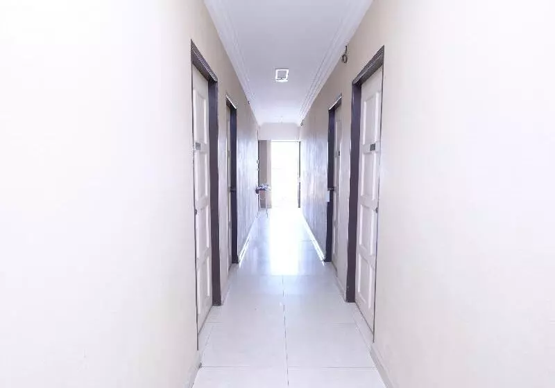 Oyo 717 Mr J Hotel Wakaf Che Yeh 2