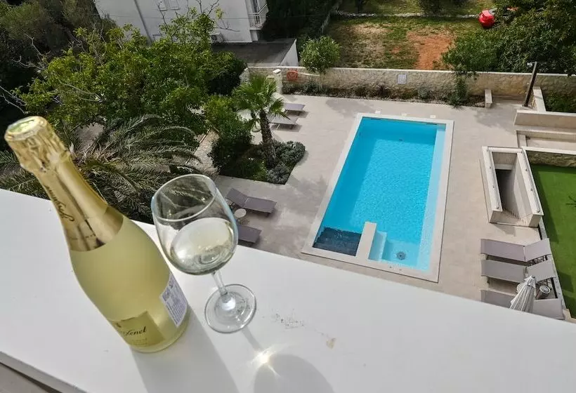 Pool Apartments Galeb