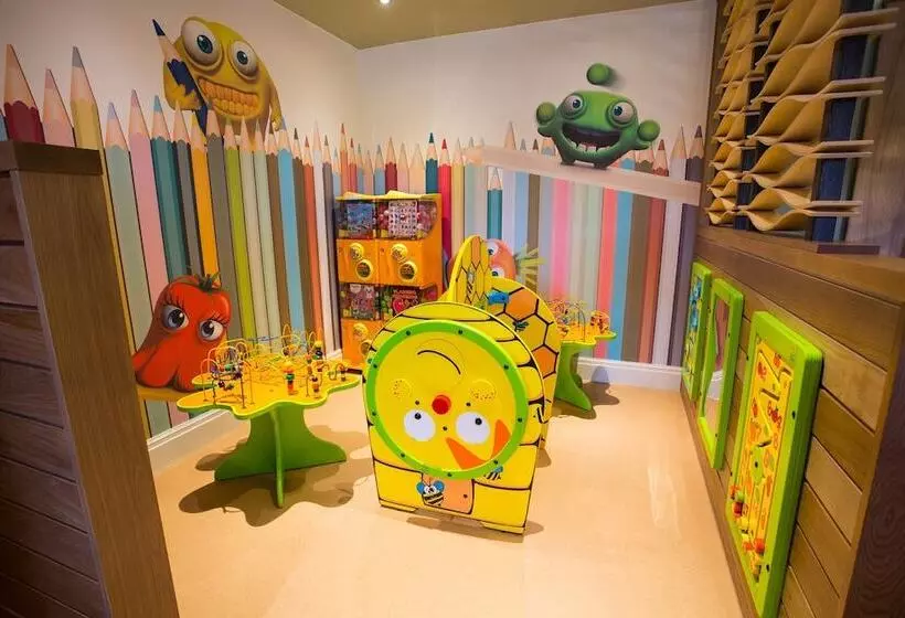 Queen Of The Loch, Balloch By Marston S Inns