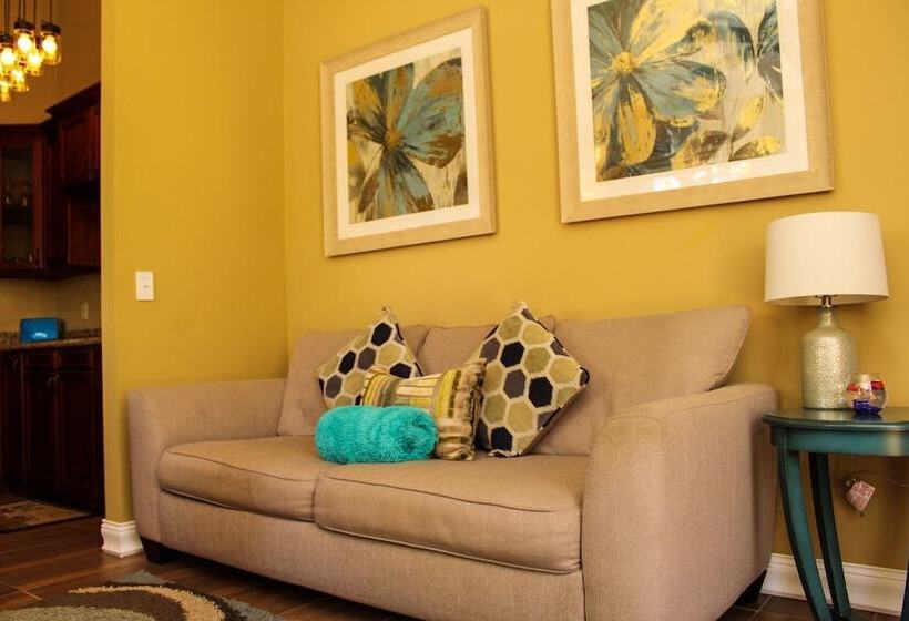 Rock Point Villas Vacations Rentals Sandy Bay, Roatan, Honduras.c.a