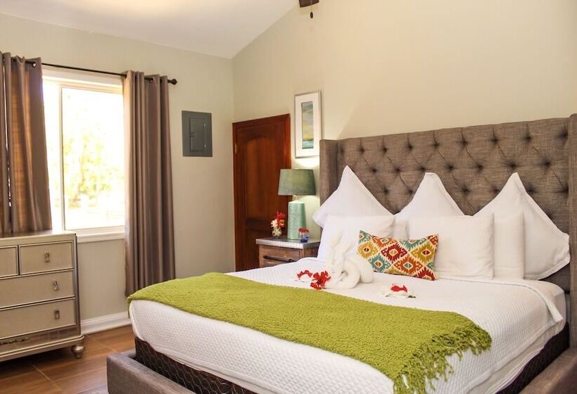 Rock Point Villas Vacations Rentals Sandy Bay, Roatan, Honduras.c.a