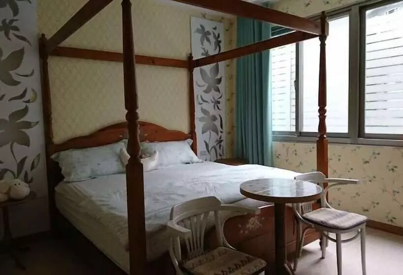 تختخواب و صبحانه 小鳥敲門 Bird Villa