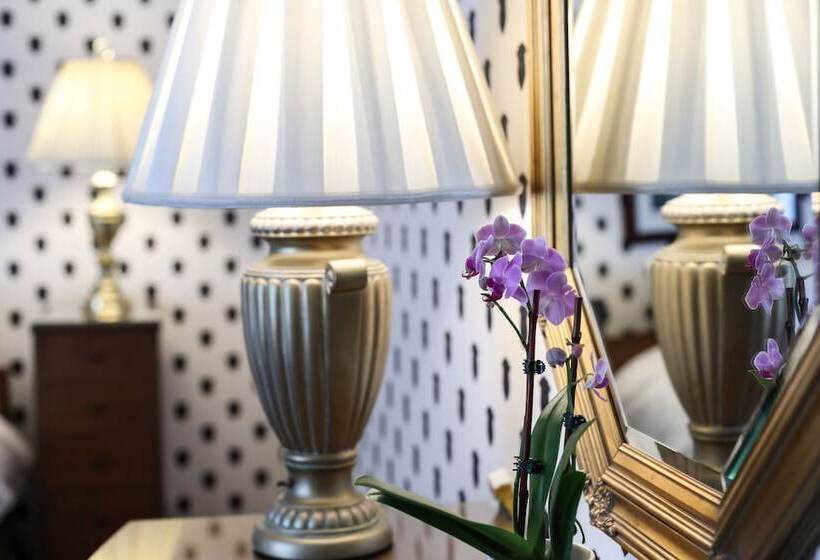 住宿加早餐  Oakmont Inn