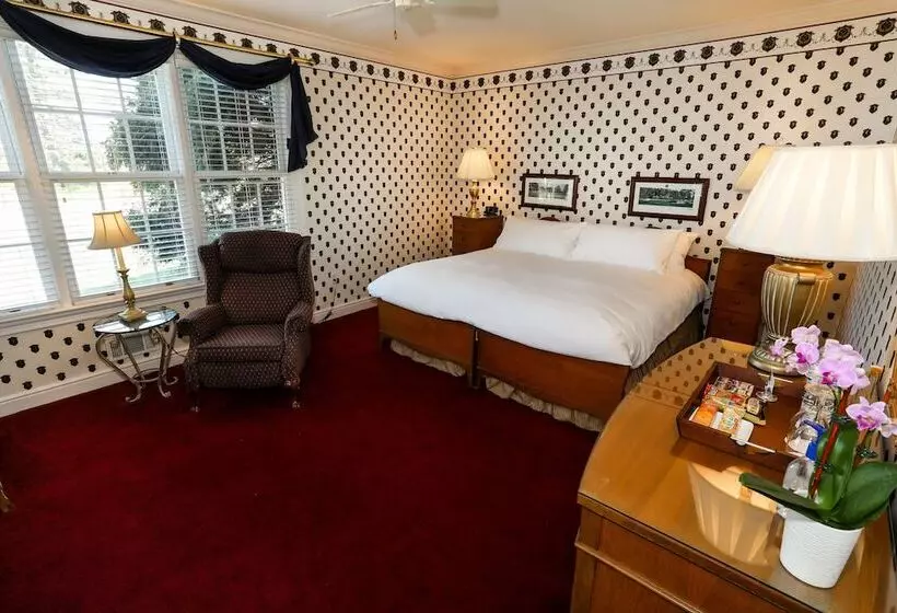 ベッドアンドブレックファースト Oakmont Inn