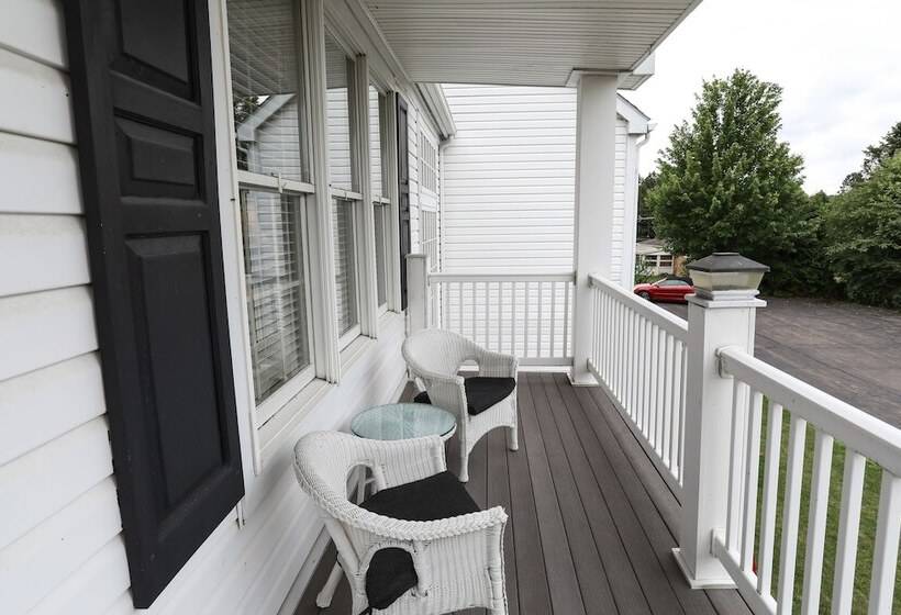 住宿加早餐  Oakmont Inn