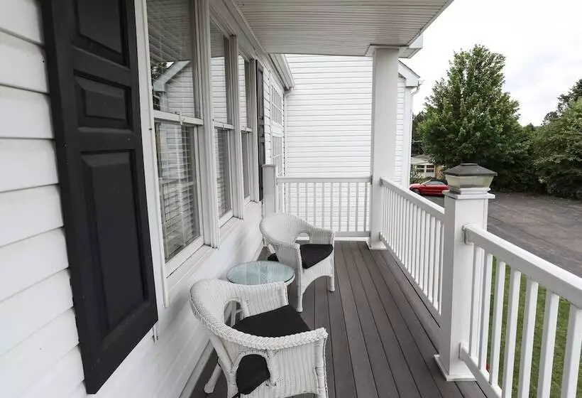 ベッドアンドブレックファースト Oakmont Inn