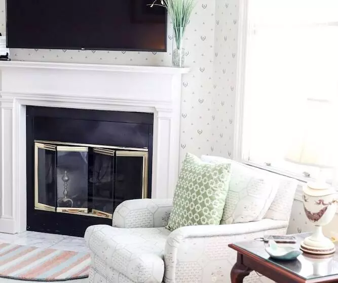 ベッドアンドブレックファースト Oakmont Inn