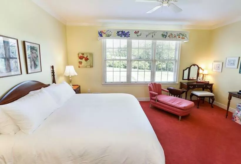 ベッドアンドブレックファースト Oakmont Inn