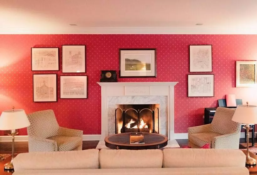 ベッドアンドブレックファースト Oakmont Inn