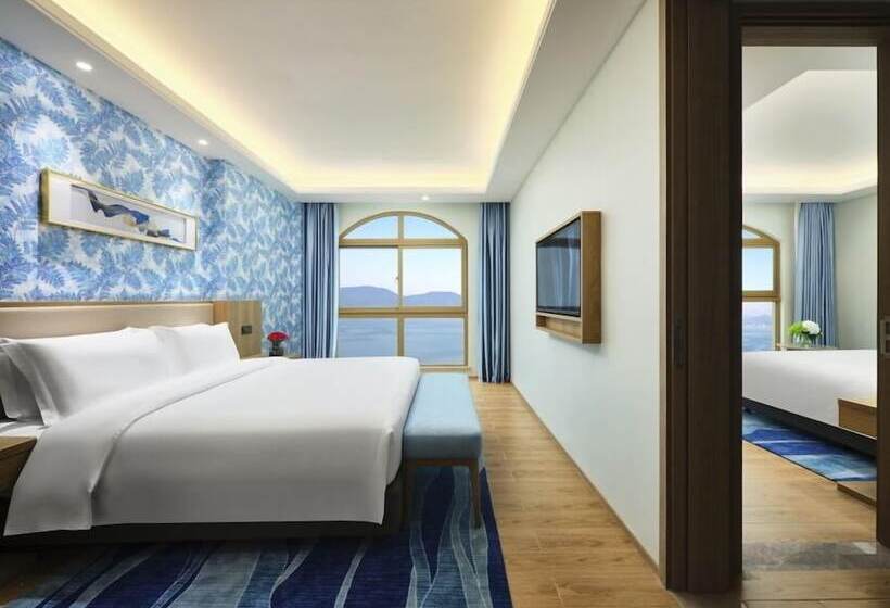 Emerald Bay Hotel Fuxian Lake