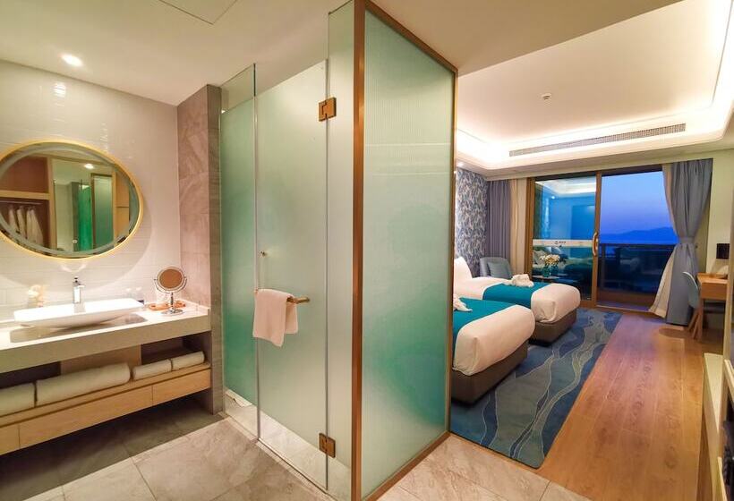 Emerald Bay Hotel Fuxian Lake