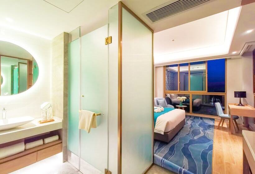 Emerald Bay Hotel Fuxian Lake