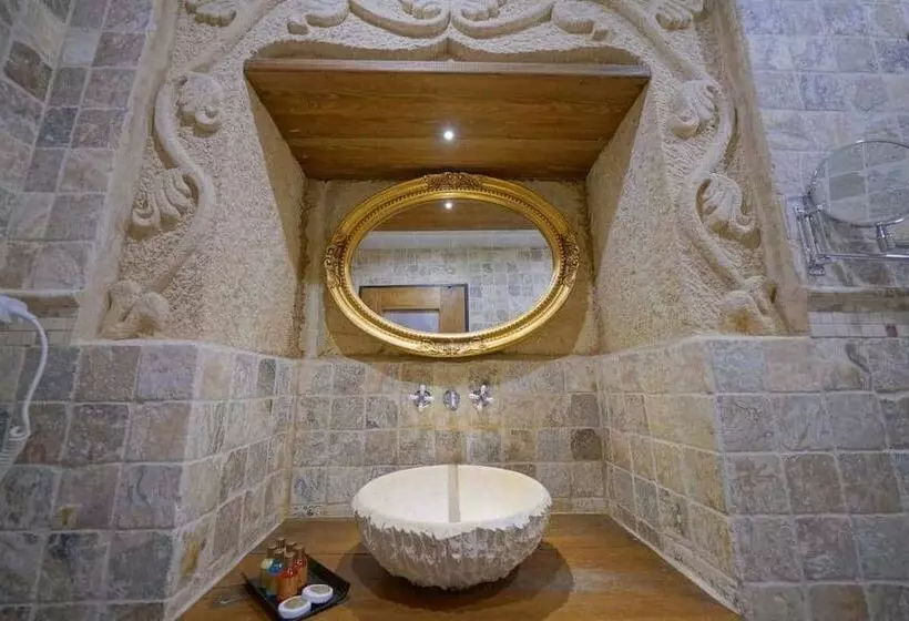 هتل Arte Cave