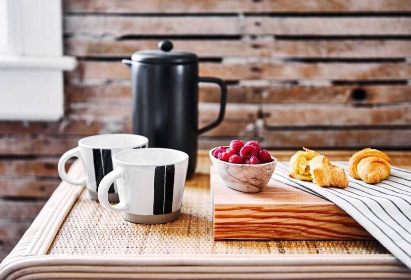 فندق Block Island Beach House