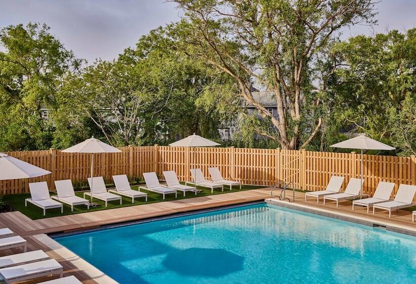 فندق Block Island Beach House