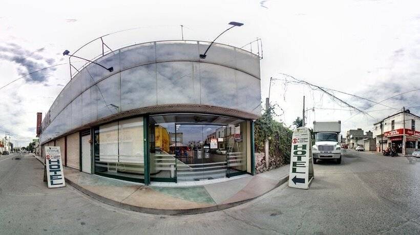 Отель Esmeralda