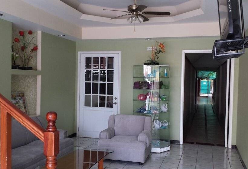 Отель Esmeralda