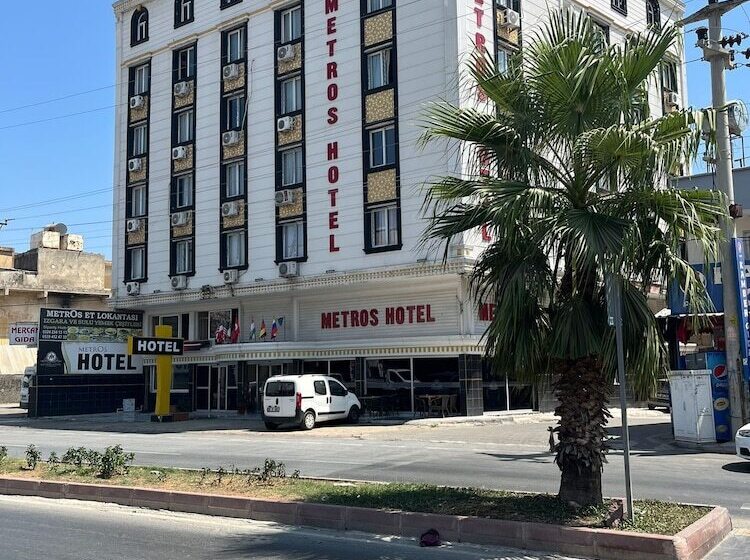 هتل Metros