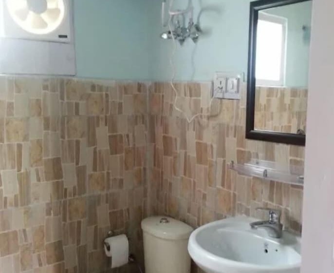 هتل Natures Outpost Camps