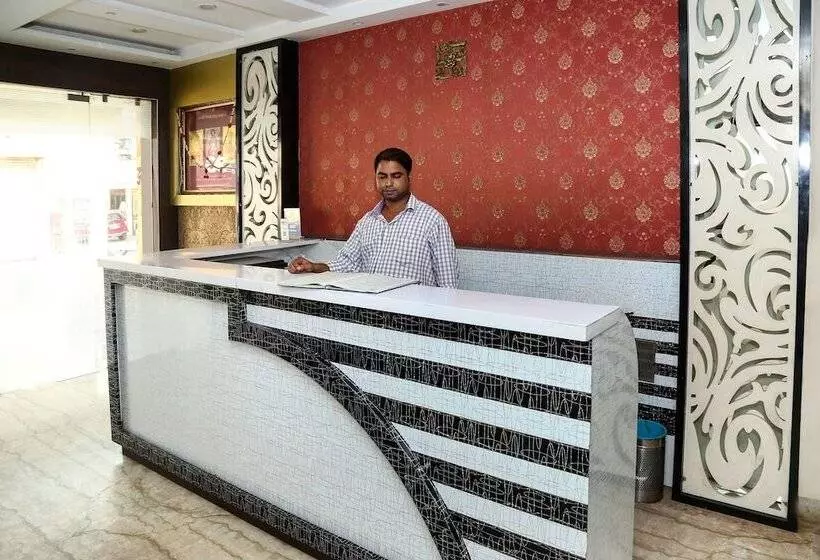ホテル Siddharth Guest House By Oyo Rooms