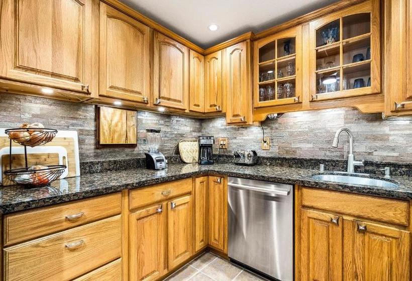 Keauhou Punahele#e 102