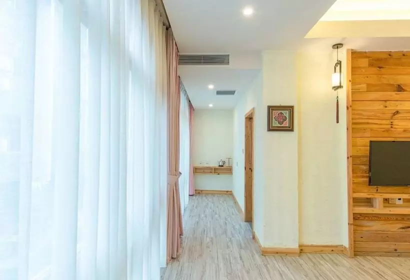 Majatalo Floral  Fenghuang Huercaowu