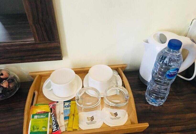 Stoneside Hotel And Apartments