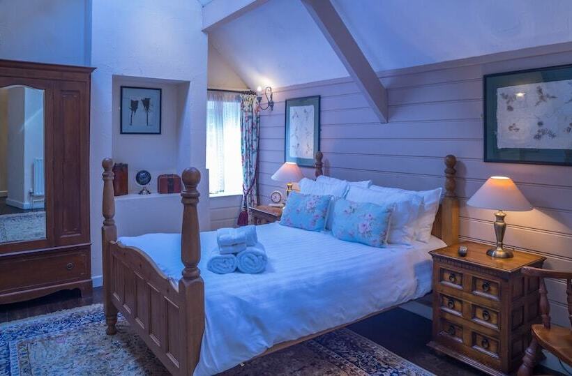 Хостел Peak Hotel Castleton