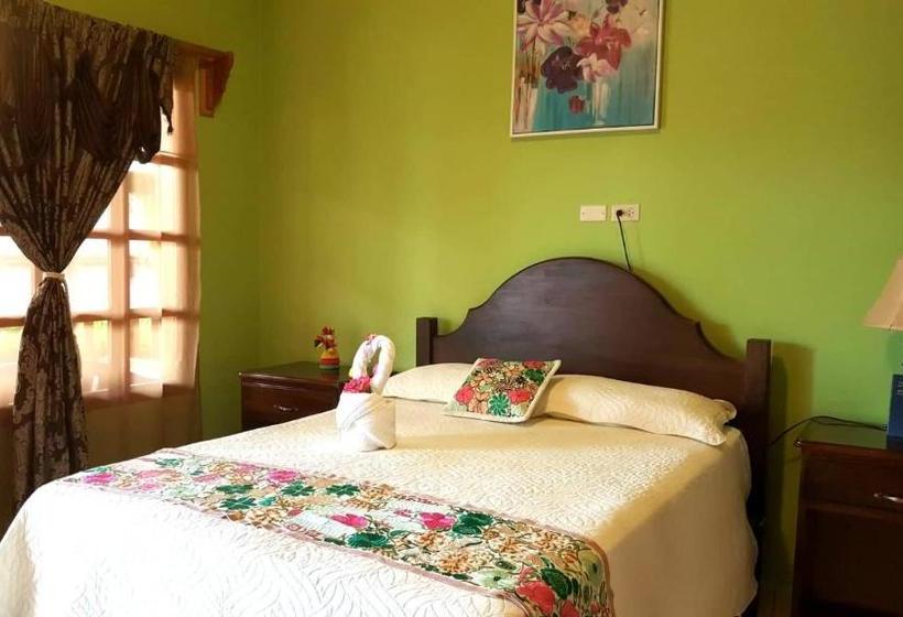 هتل Restaurante Y Pupuseria Mary